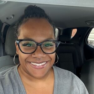 Meet your Posher, Candice